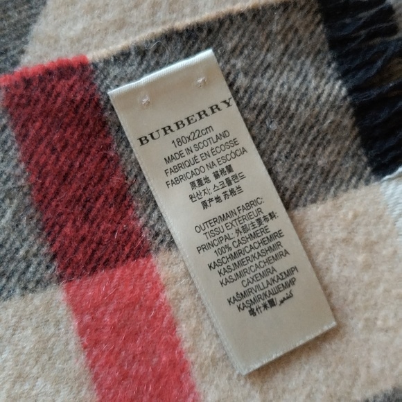 Burberry Exploded Check Cashmere Scarf - Picture 4 of 5